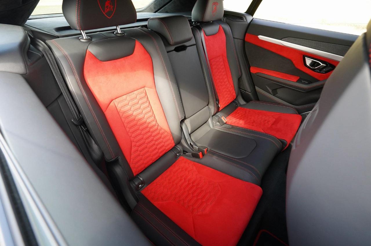 Lamborghini Urus Base 2020