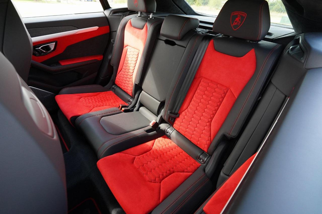 Lamborghini Urus Base 2020