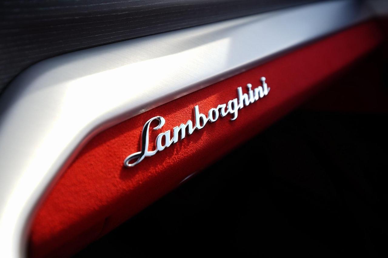 Lamborghini Urus Base 2020