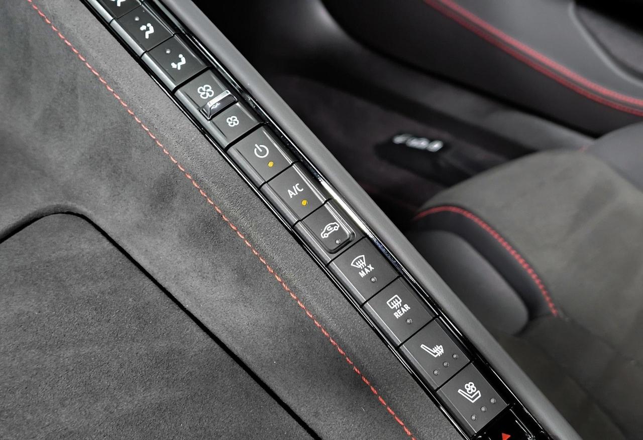 2023 Chevrolet Corvette 3LZ - Photo 11