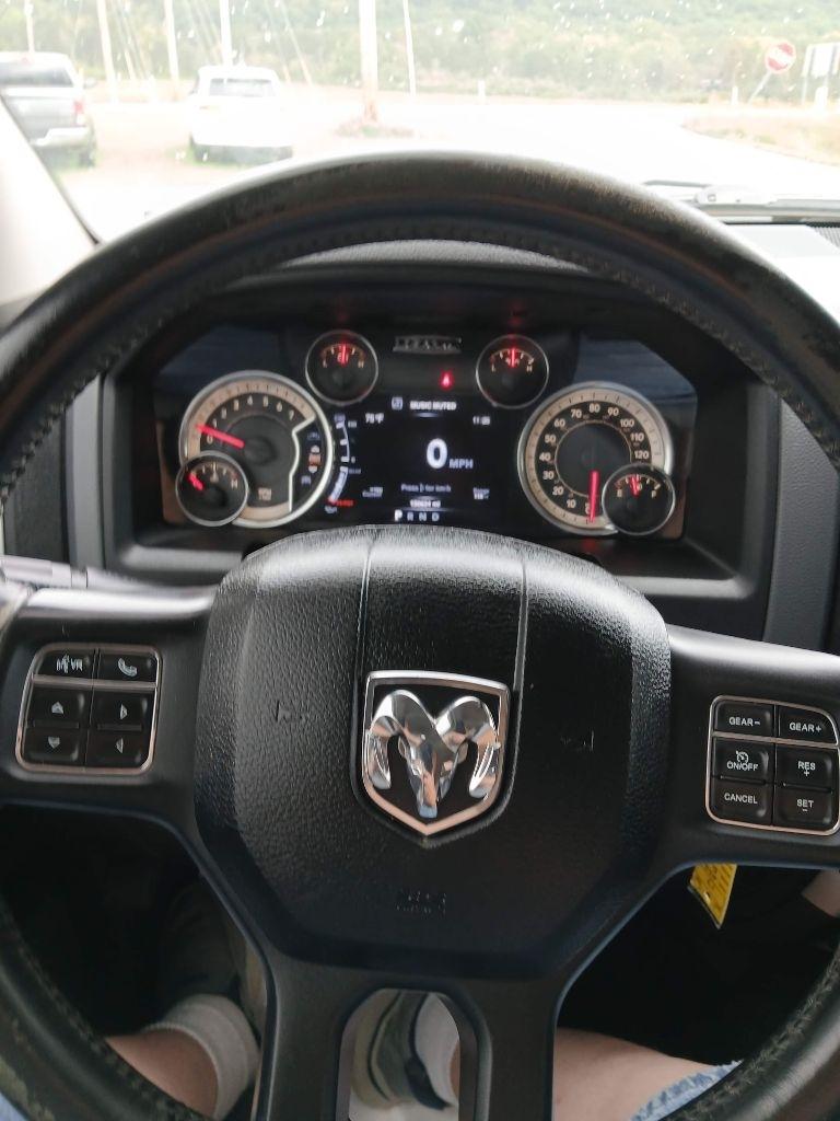 RAM 1500 SLT Crew Cab SWB 4WD 2016