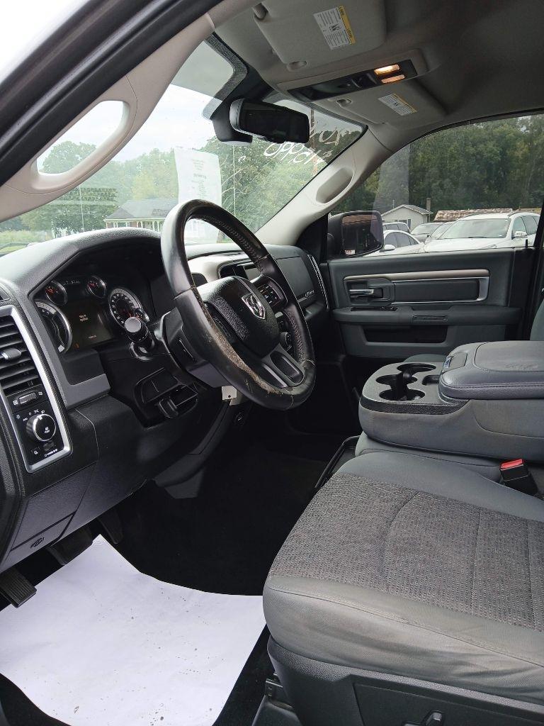 RAM 1500 SLT Crew Cab SWB 4WD 2016