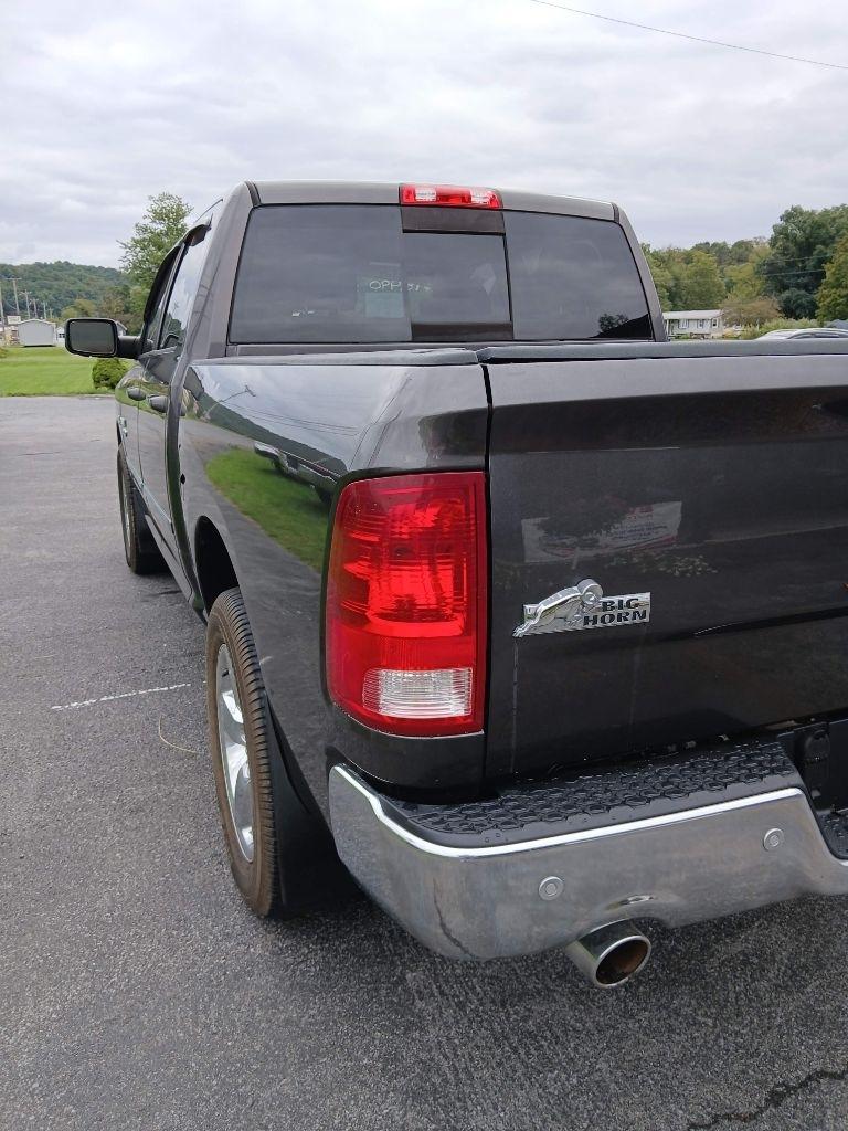 RAM 1500 SLT Crew Cab SWB 4WD 2016