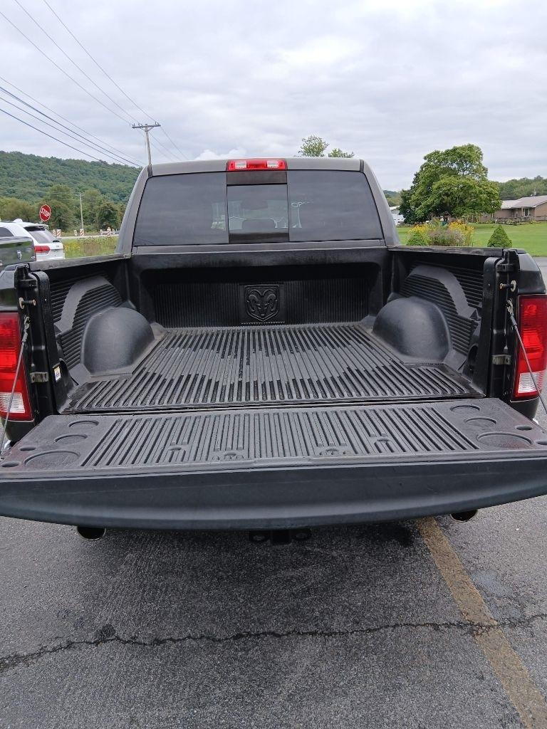 RAM 1500 SLT Crew Cab SWB 4WD 2016