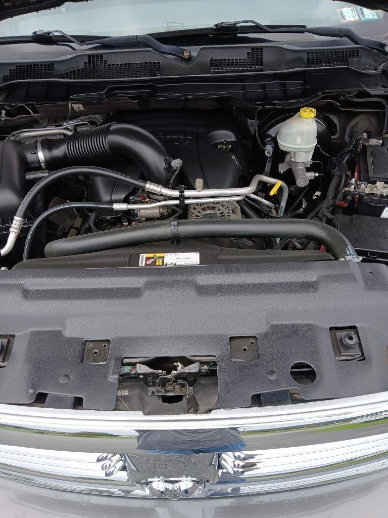 RAM 1500 SLT Crew Cab SWB 4WD 2016