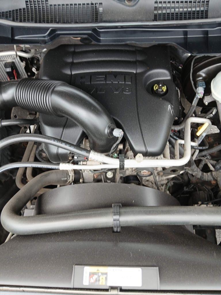 RAM 1500 SLT Crew Cab SWB 4WD 2016