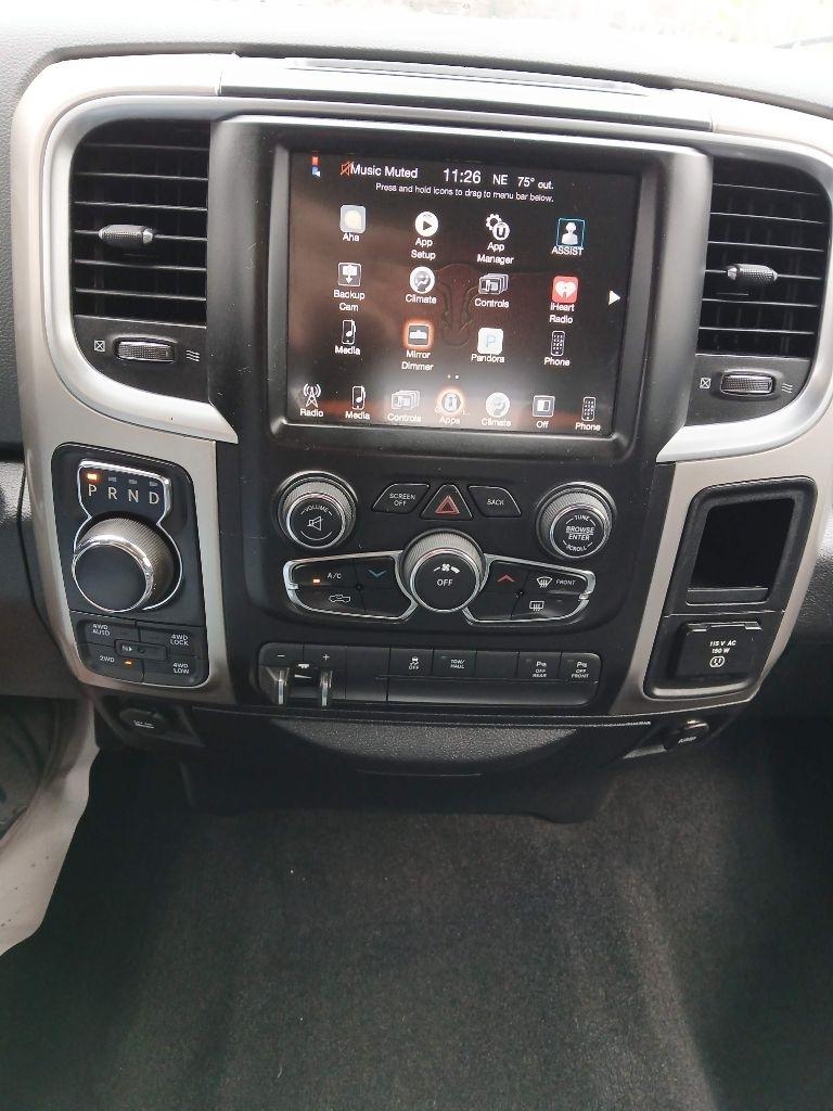 RAM 1500 SLT Crew Cab SWB 4WD 2016