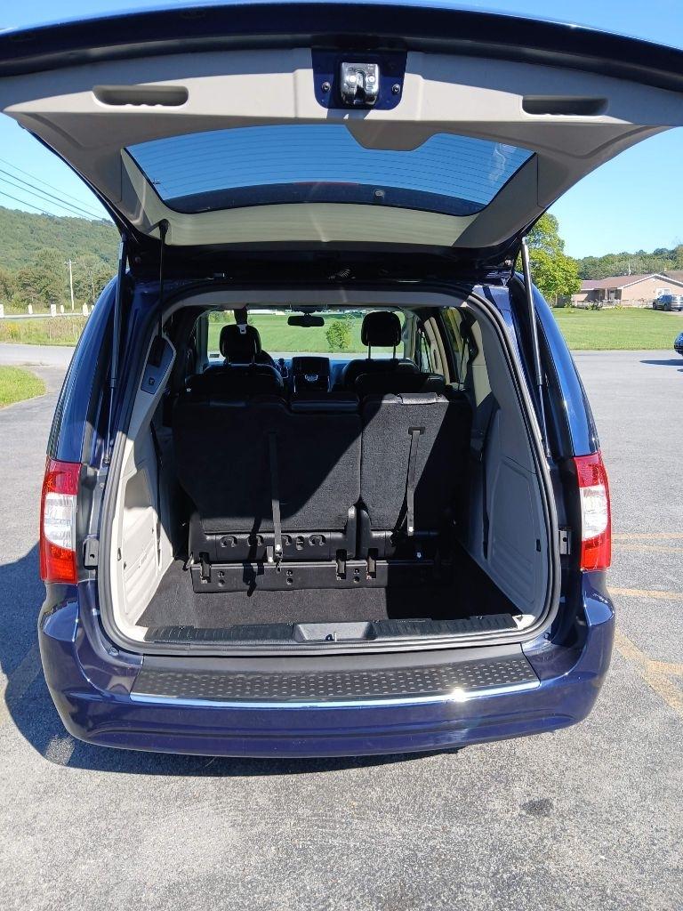 Chrysler Town & Country Touring 2016
