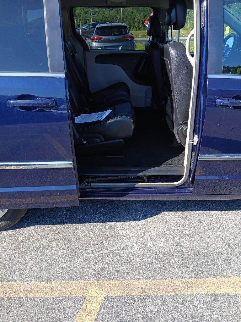 Chrysler Town & Country Touring 2016