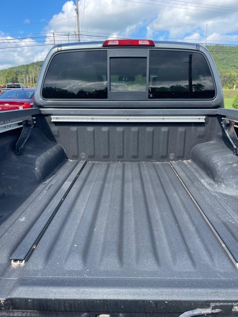 Nissan Frontier SL Crew Cab 5AT 4WD 2016