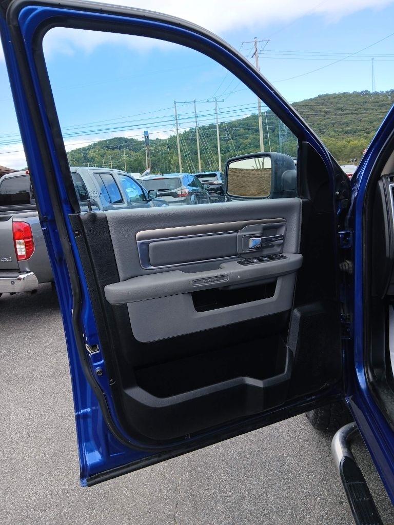 RAM 1500 SLT Crew Cab SWB 4WD 2018
