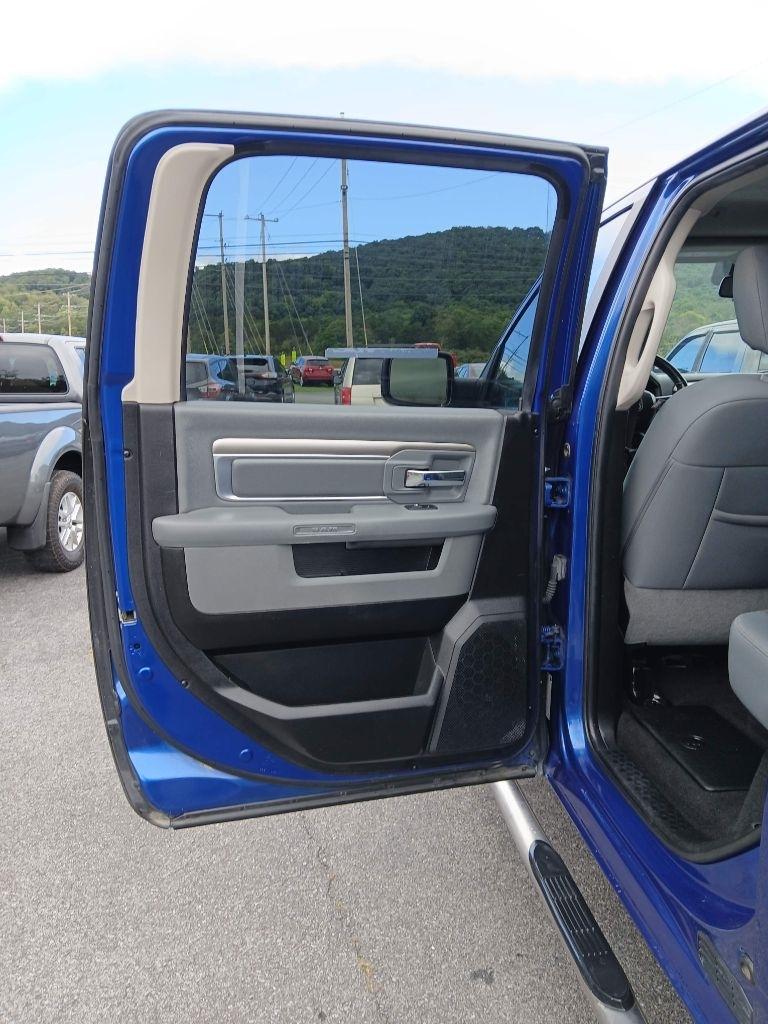 RAM 1500 SLT Crew Cab SWB 4WD 2018