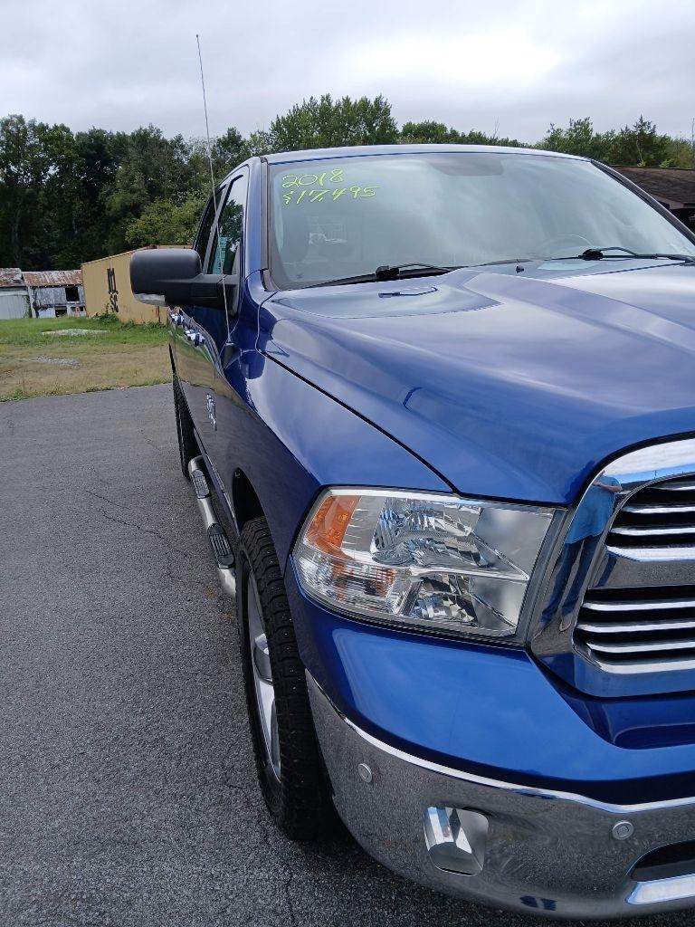 RAM 1500 SLT Crew Cab SWB 4WD 2018