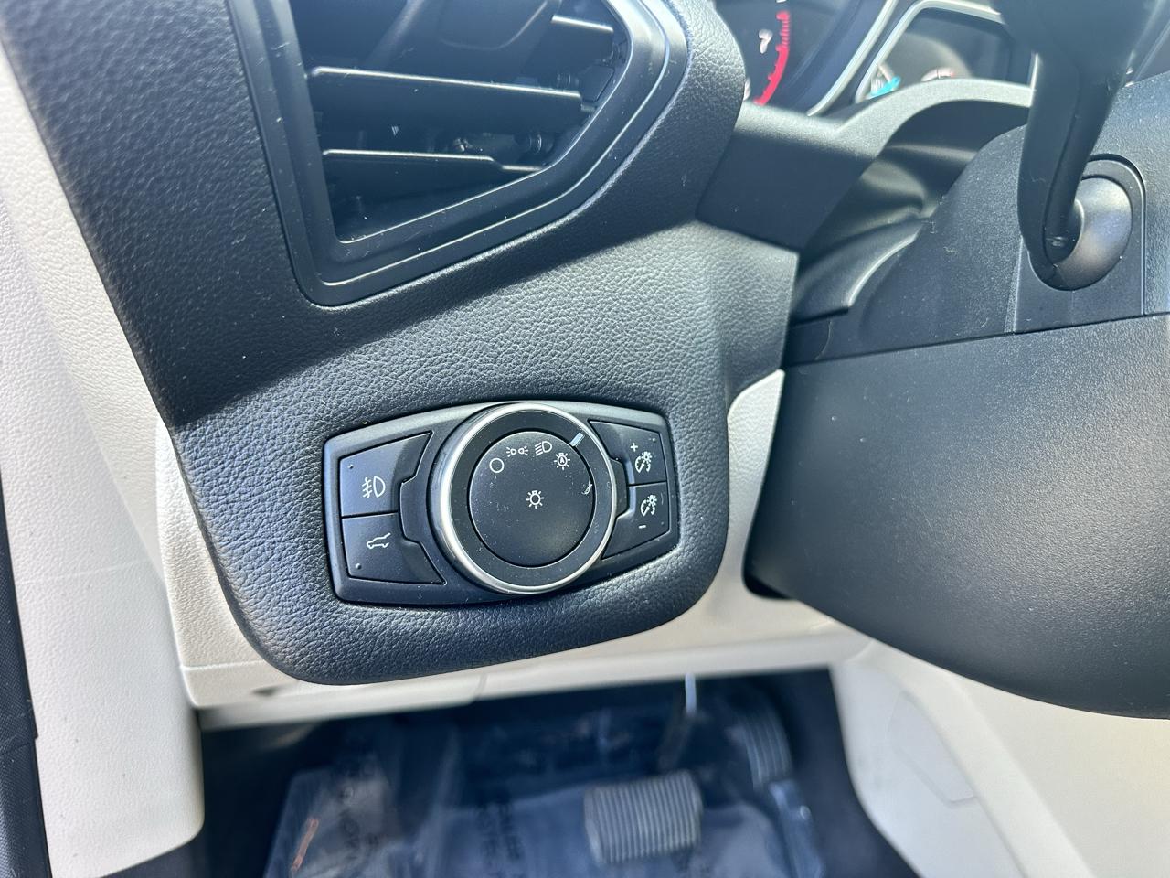 2018 Ford Escape SE - Photo 16