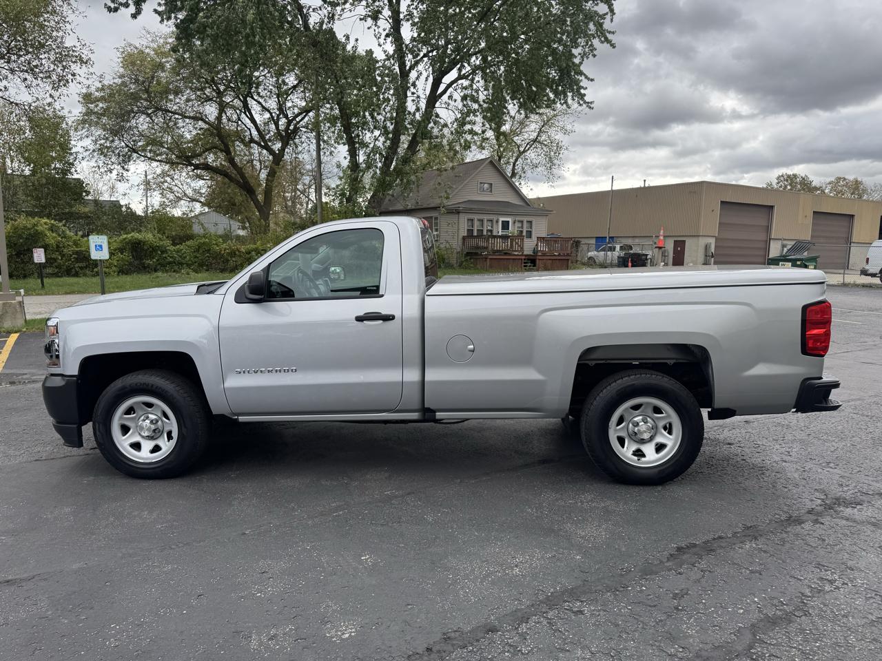 Chevrolet SILVERADO Base 2017