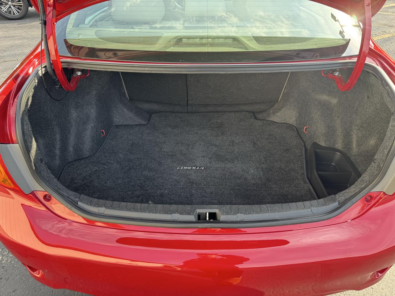 Toyota Corolla LE 2010