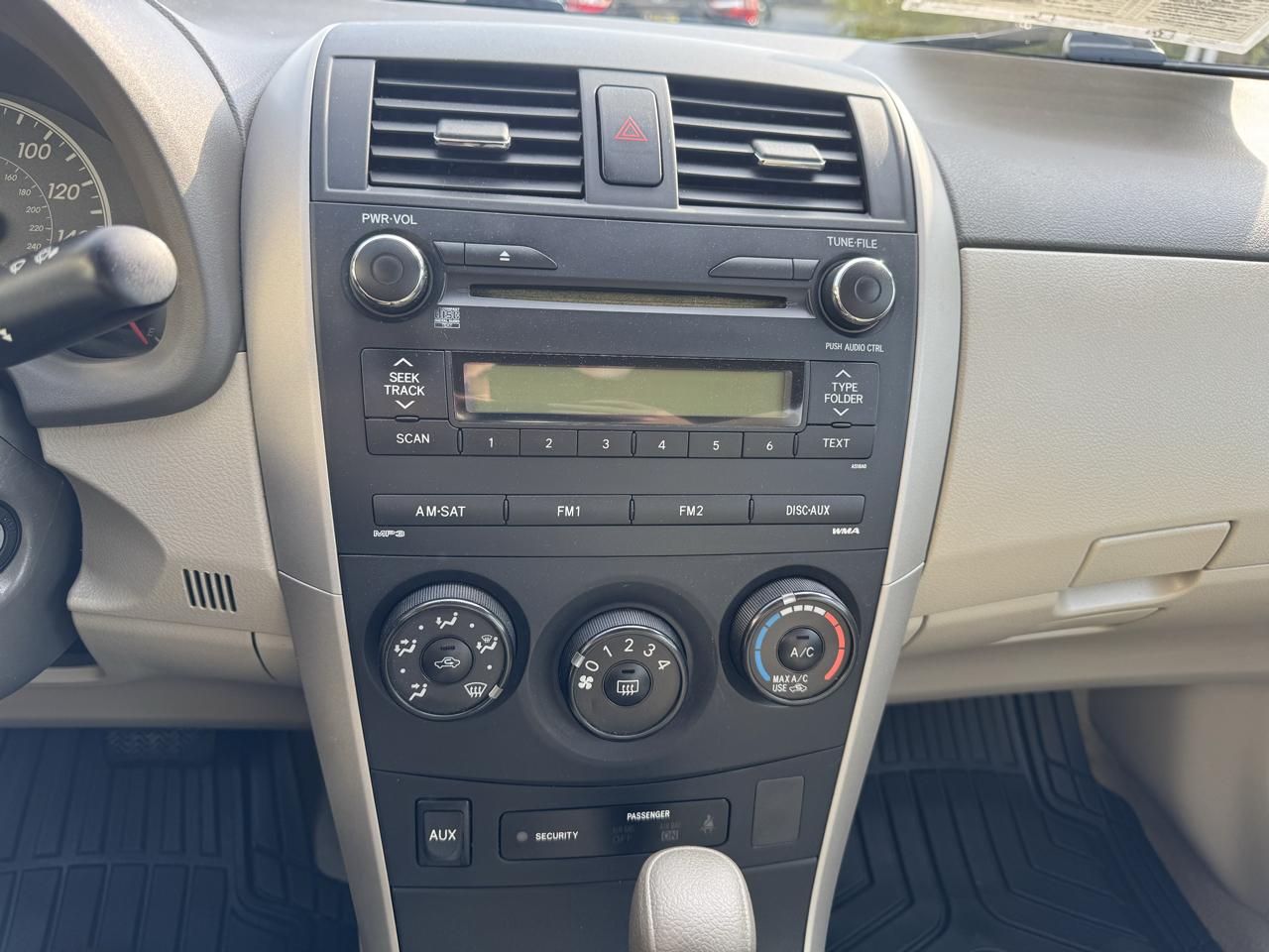 Toyota Corolla LE 2010