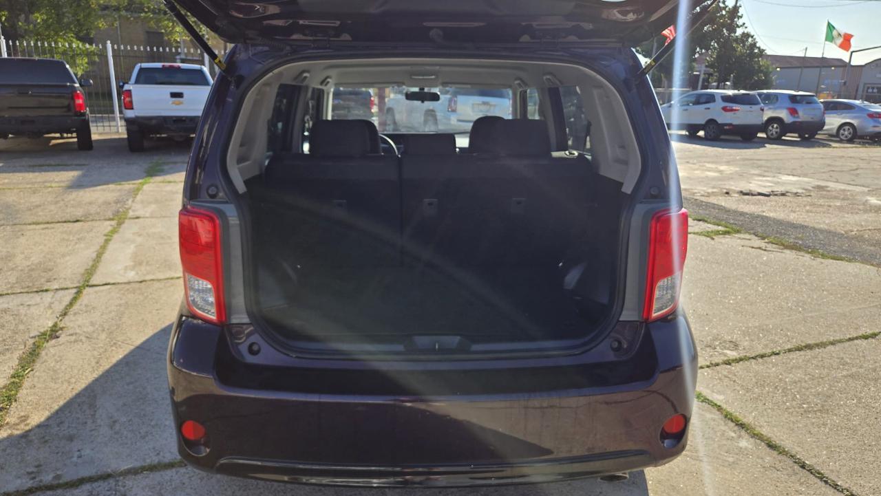 Scion xB 5-Door Wagon 5-Spd MT 2014