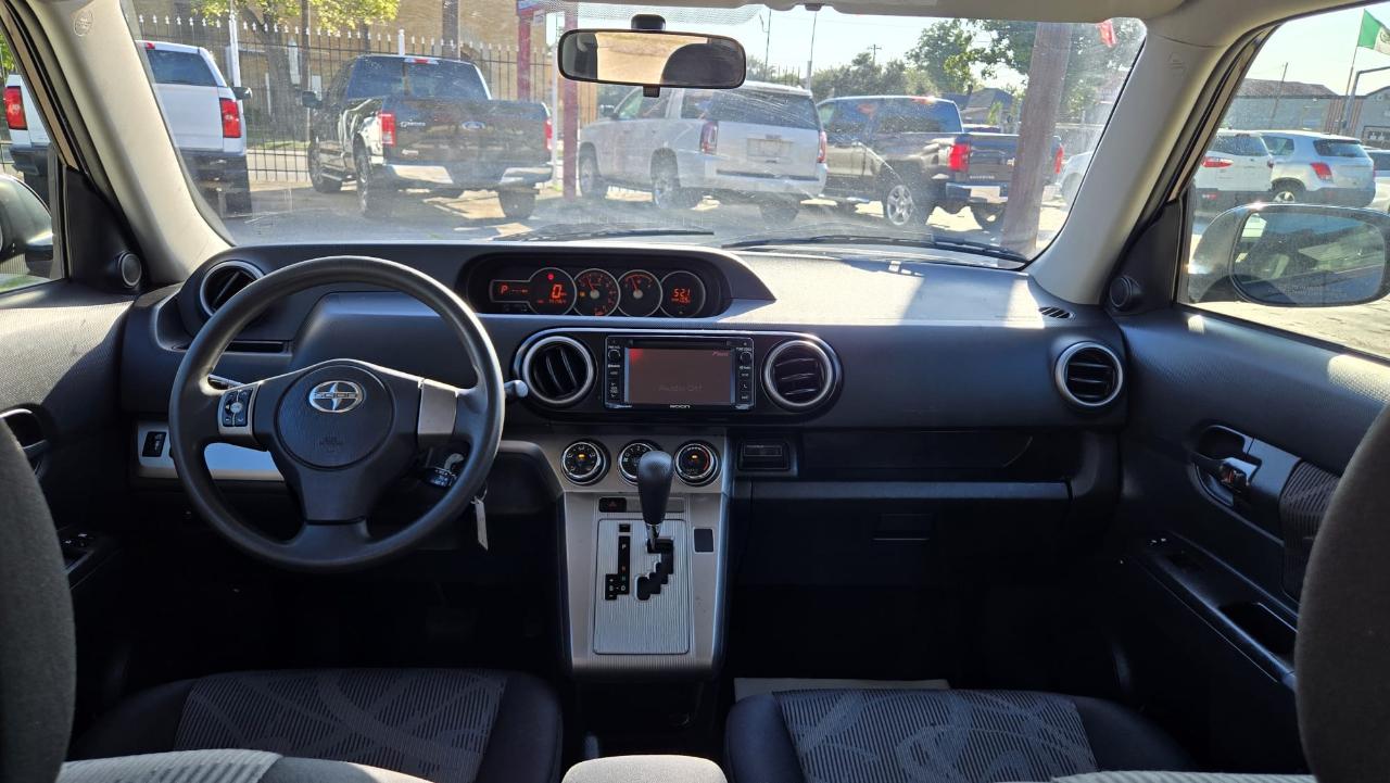 Scion xB 5-Door Wagon 5-Spd MT 2014