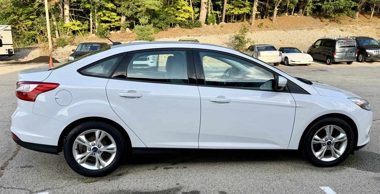 Ford Focus SE Sedan 2014