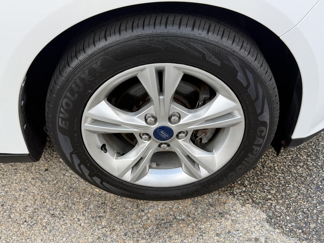 Ford Focus SE Sedan 2014