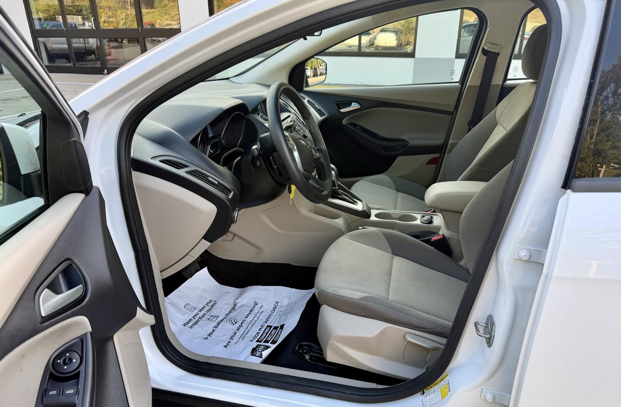 Ford Focus SE Sedan 2014