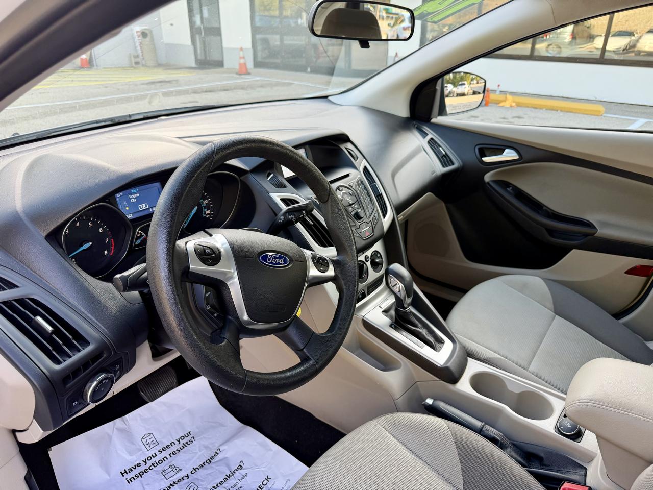 Ford Focus SE Sedan 2014