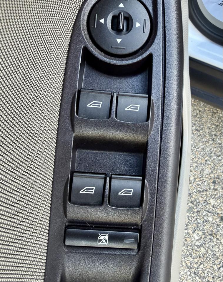Ford Focus SE Sedan 2014