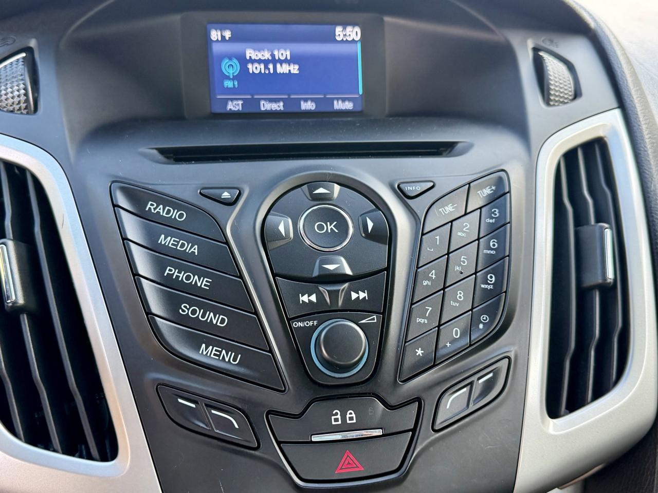 Ford Focus SE Sedan 2014