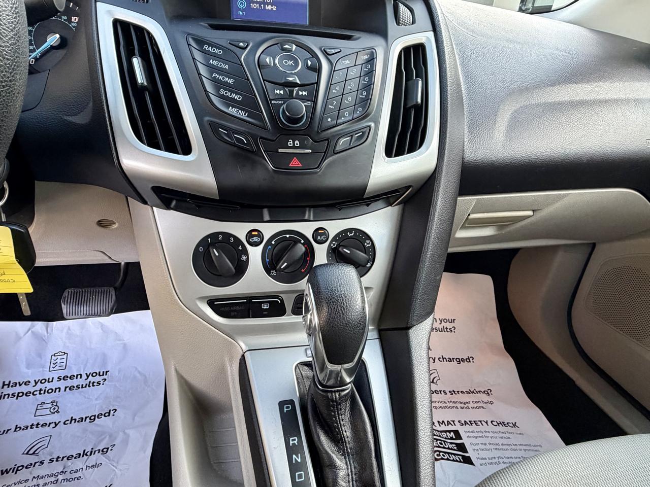 Ford Focus SE Sedan 2014