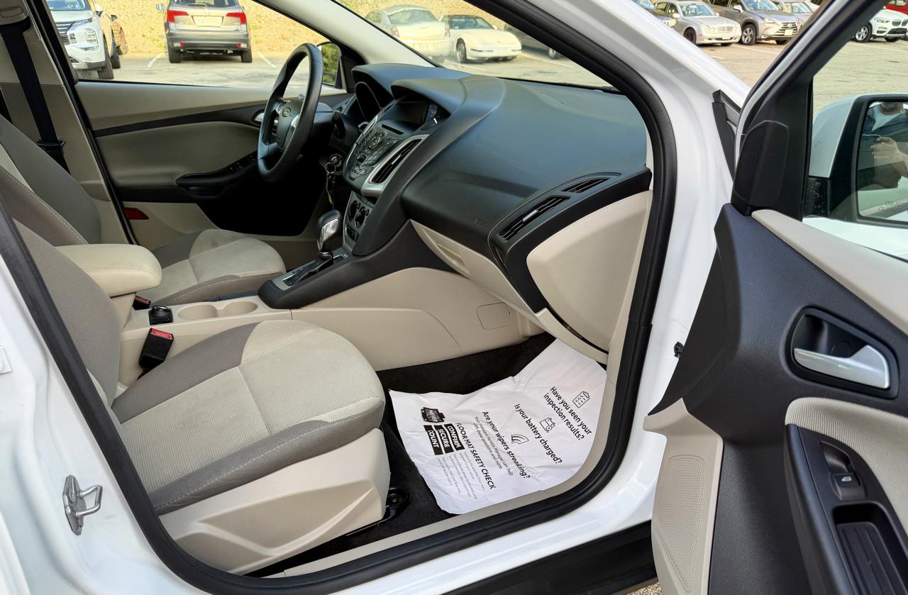 Ford Focus SE Sedan 2014