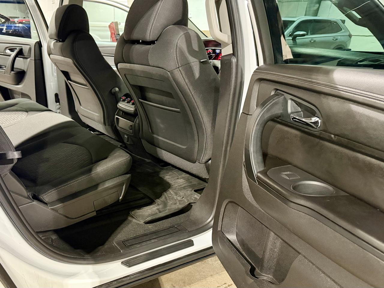 GMC Acadia SLE-1 AWD 2016
