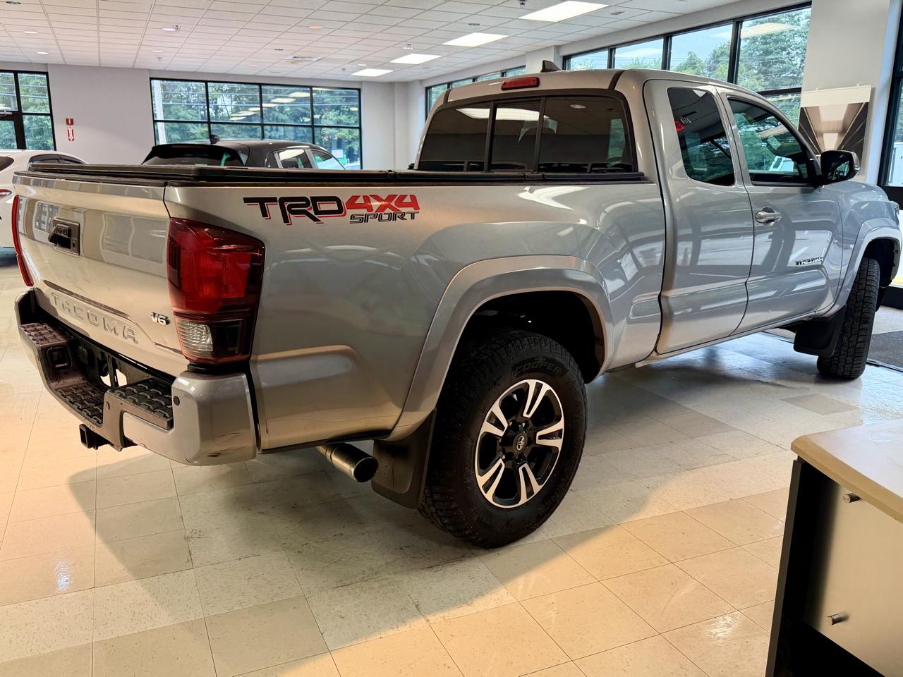 Toyota Tacoma 4WD Access Cab V6 AT TRD Sport (Natl) 2019