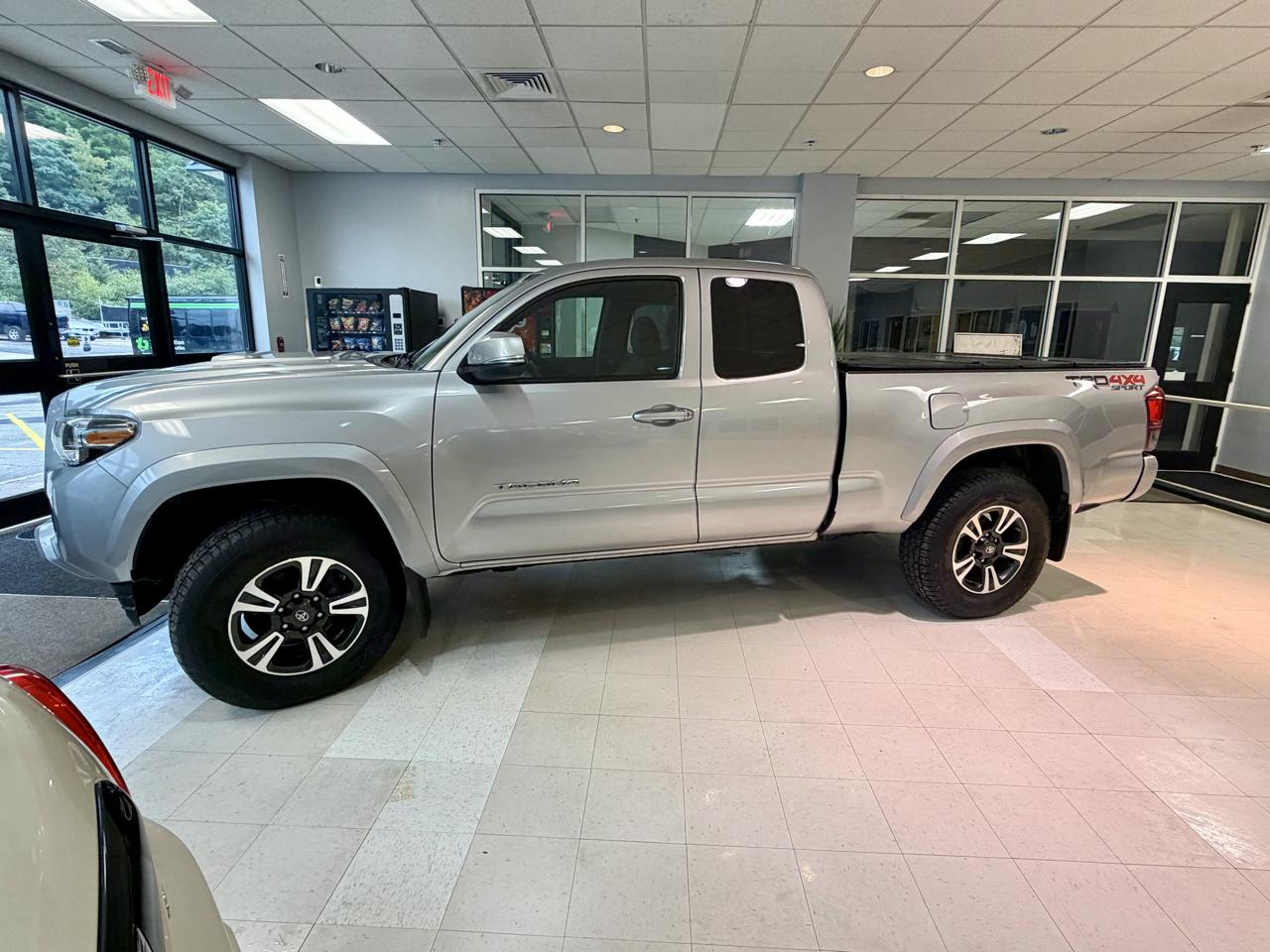 Toyota Tacoma 4WD Access Cab V6 AT TRD Sport (Natl) 2019