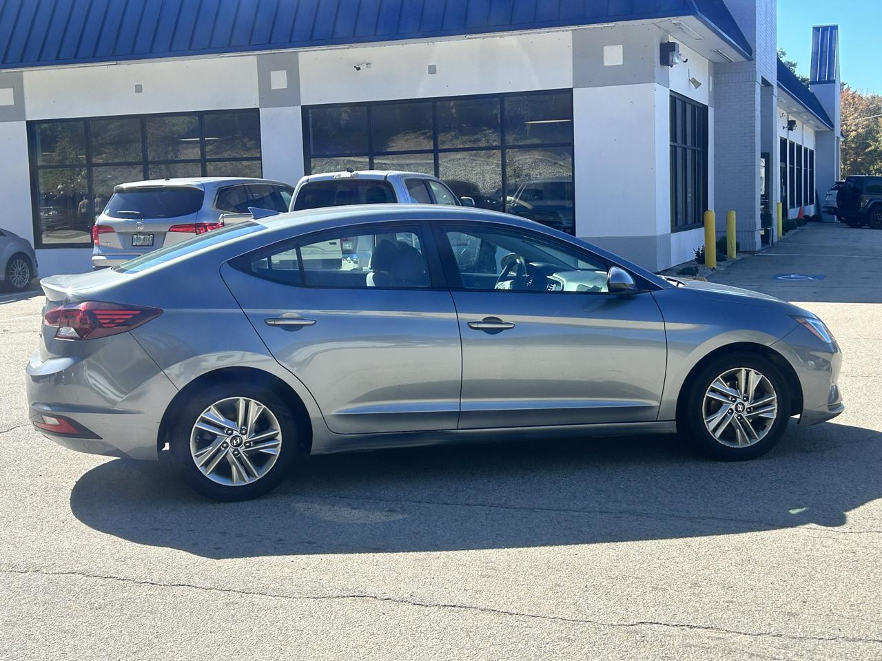 Hyundai Elantra Limited 2019