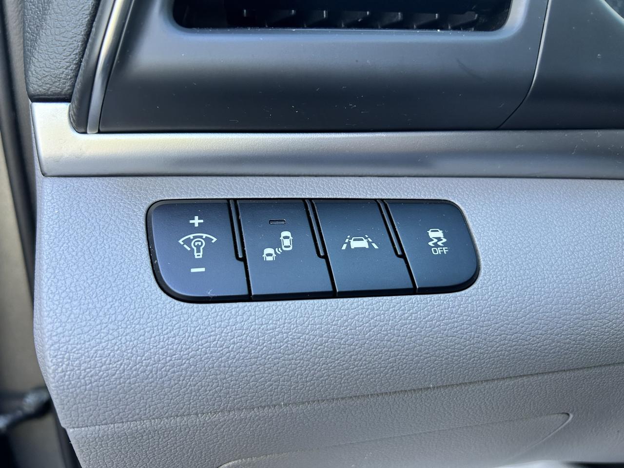 Hyundai Elantra Limited 2019