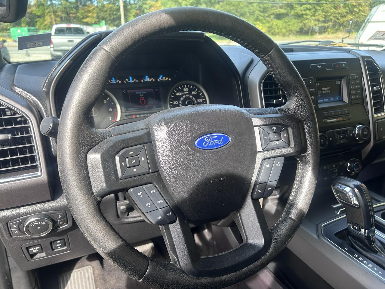 Ford F-150 XL SuperCrew 5.5-ft. Bed 4WD 2016