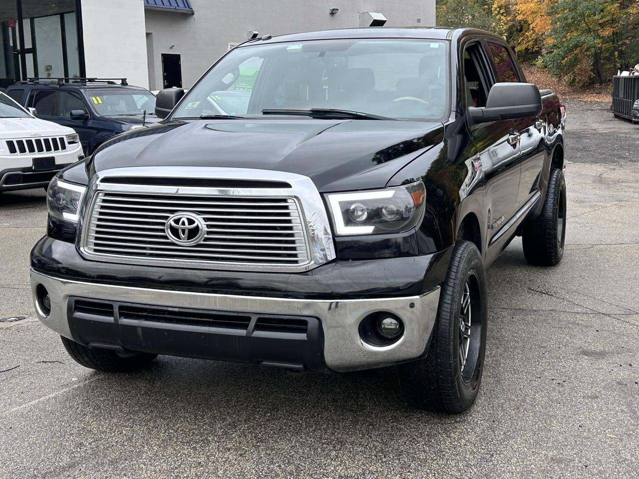 Toyota Tundra Limited 5.7L CrewMax 4WD 2010