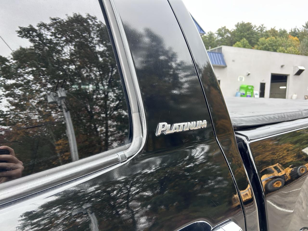 Toyota Tundra Limited 5.7L CrewMax 4WD 2010