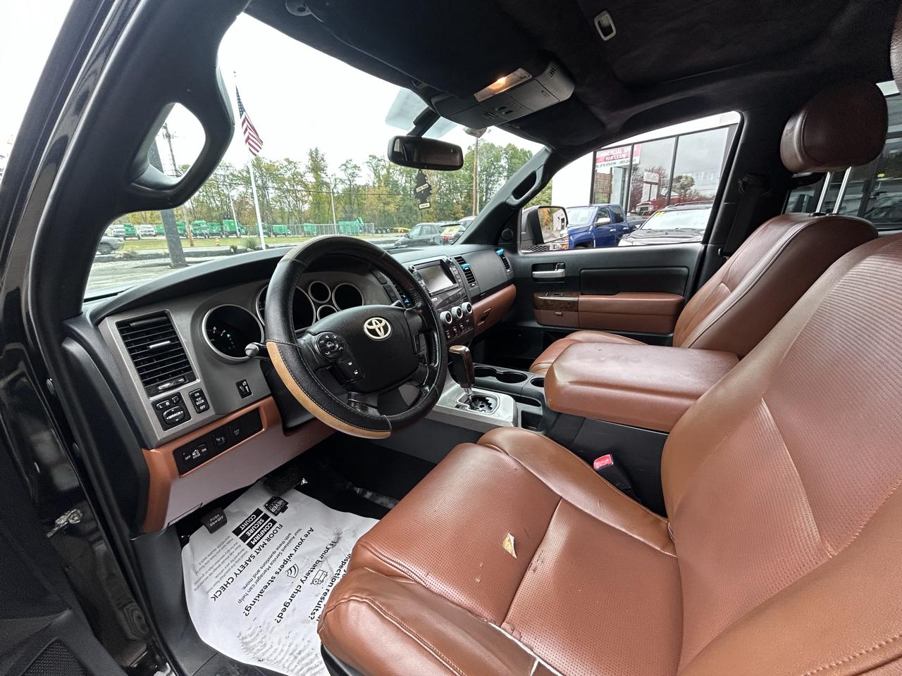 Toyota Tundra Limited 5.7L CrewMax 4WD 2010