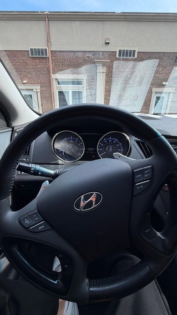 Hyundai Sonata SE Auto 2011