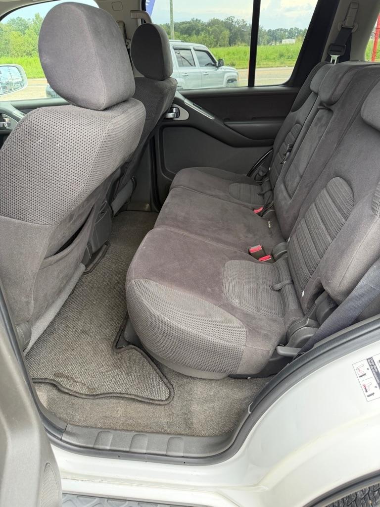 Nissan Pathfinder S 2WD 2006