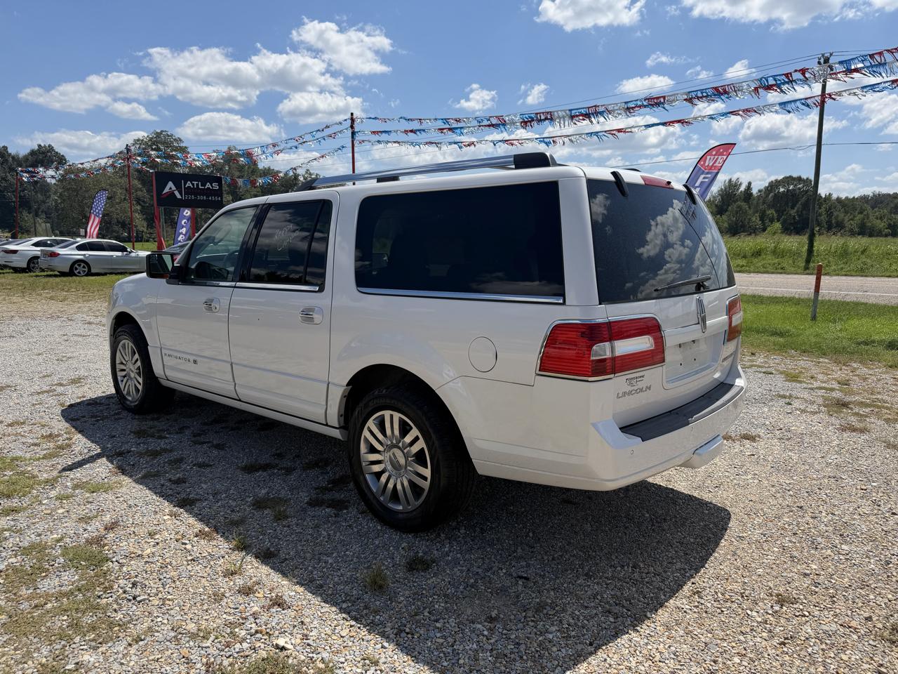 Lincoln Navigator L 2WD 2012