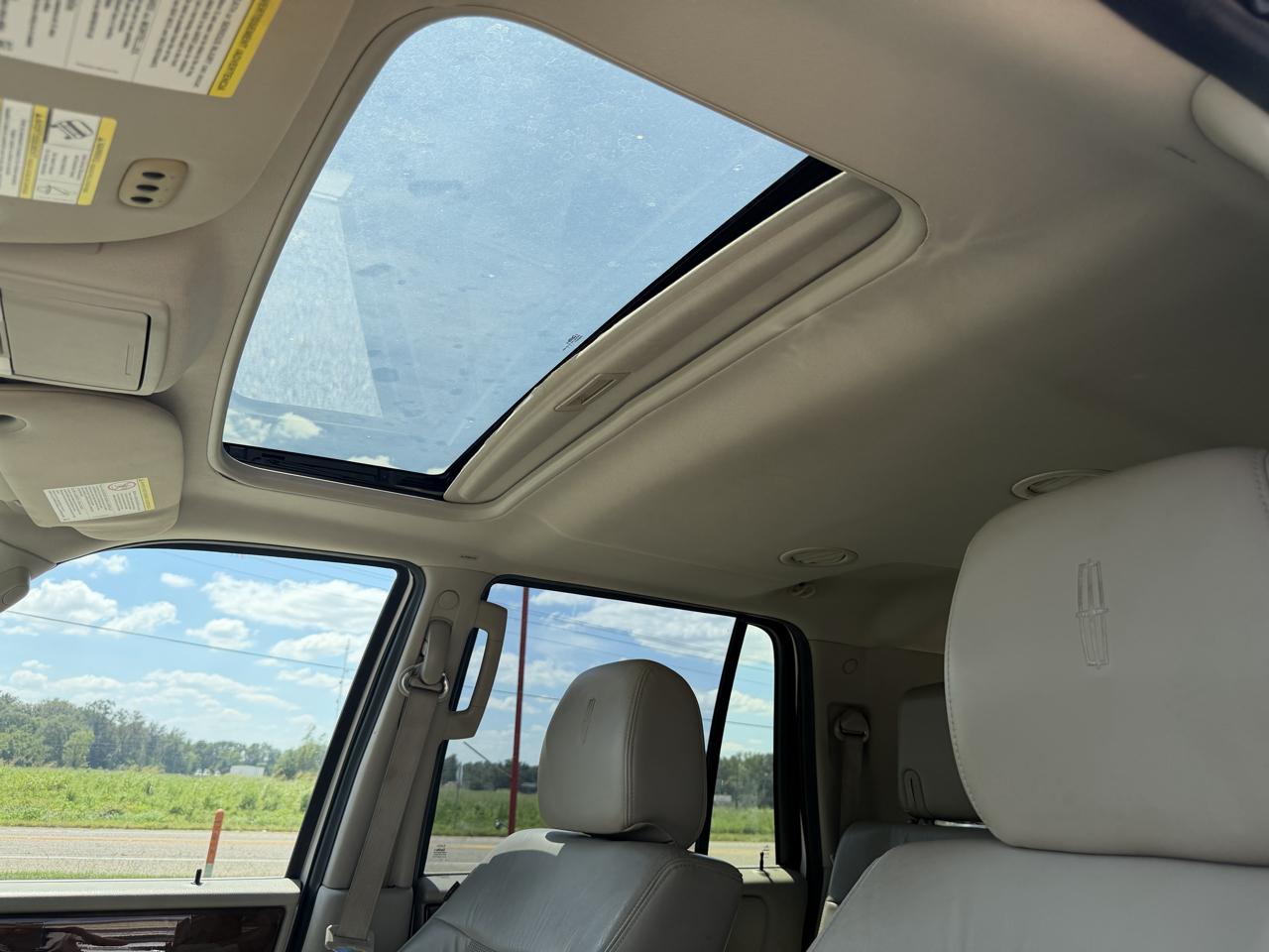 Lincoln Navigator L 2WD 2012