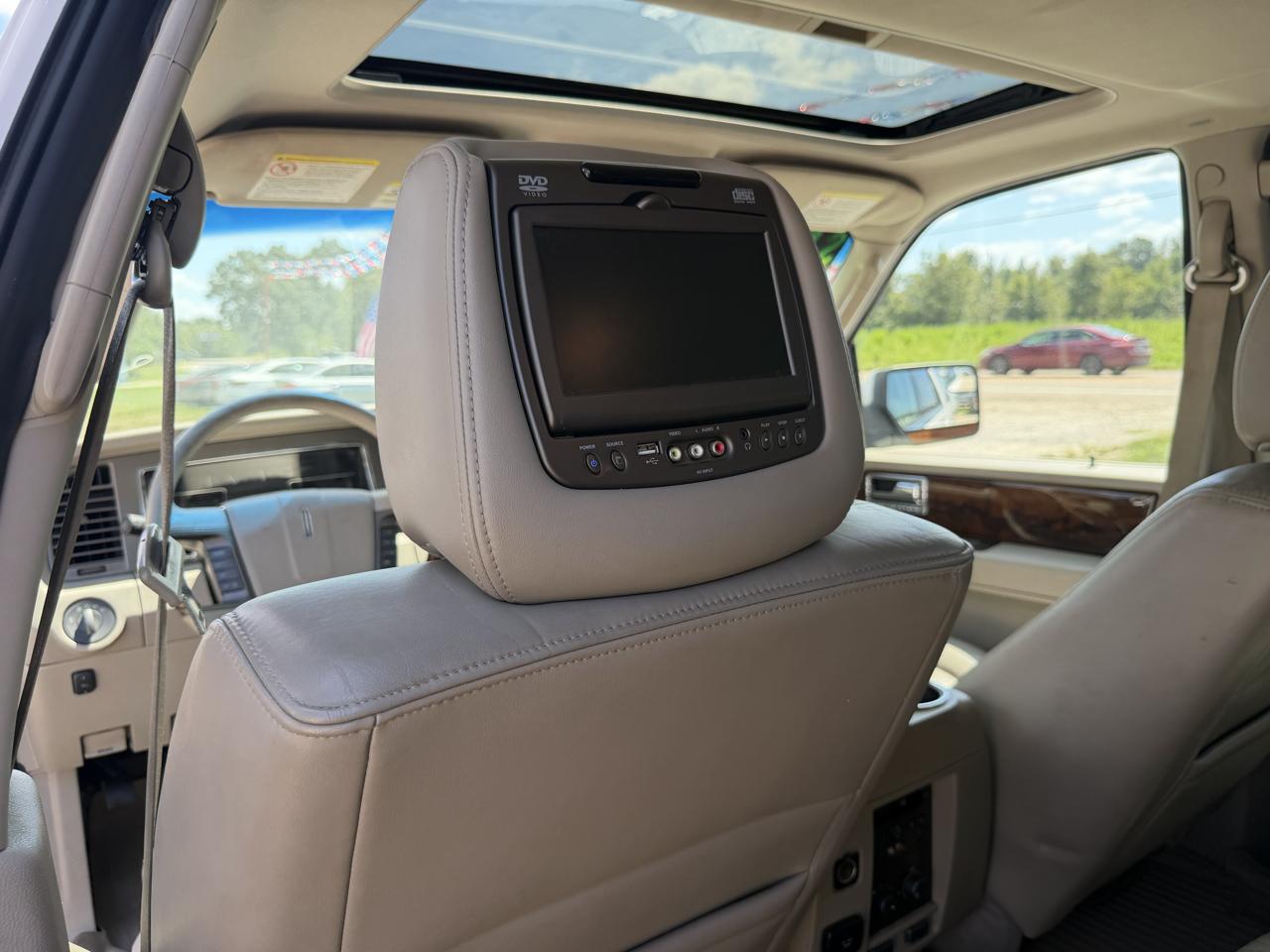 Lincoln Navigator L 2WD 2012