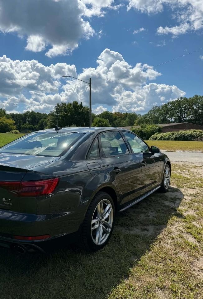Audi A4 2.0T Premium quattro Sedan 2017