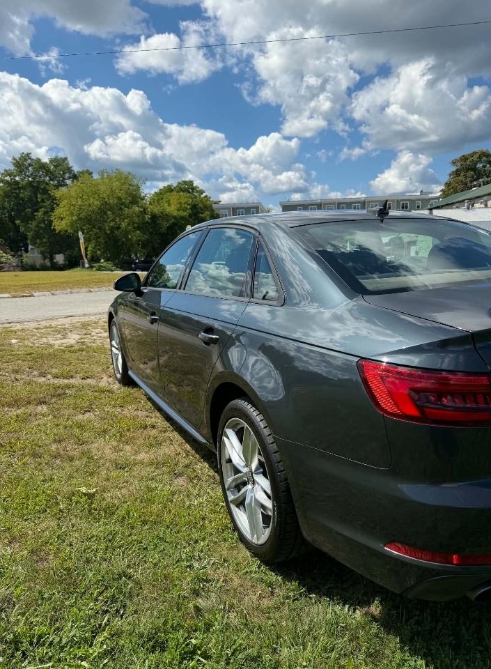 Audi A4 2.0T Premium quattro Sedan 2017