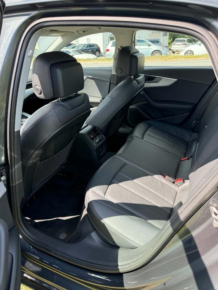 Audi A4 2.0T Premium quattro Sedan 2017