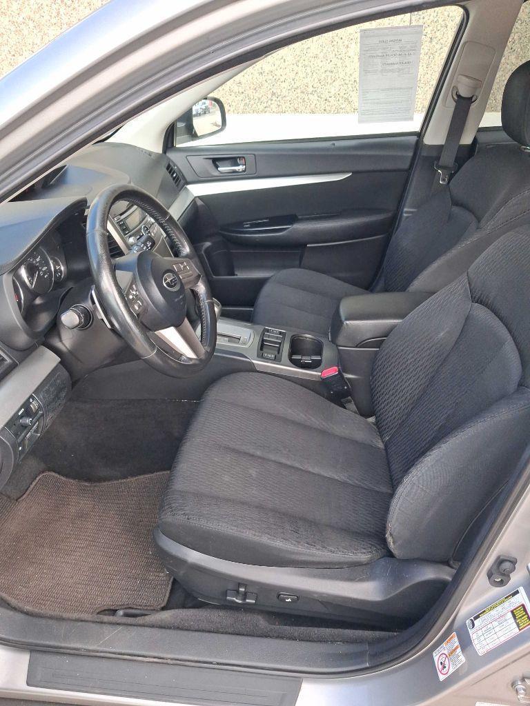 Subaru Outback 2.5i Premium 2011