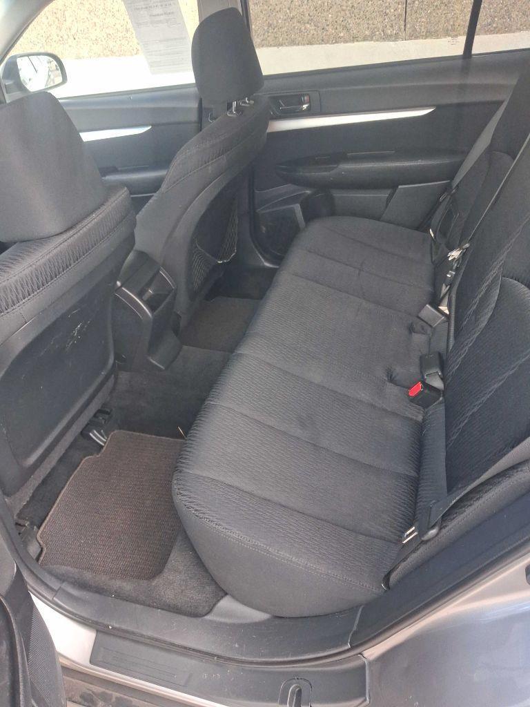 Subaru Outback 2.5i Premium 2011